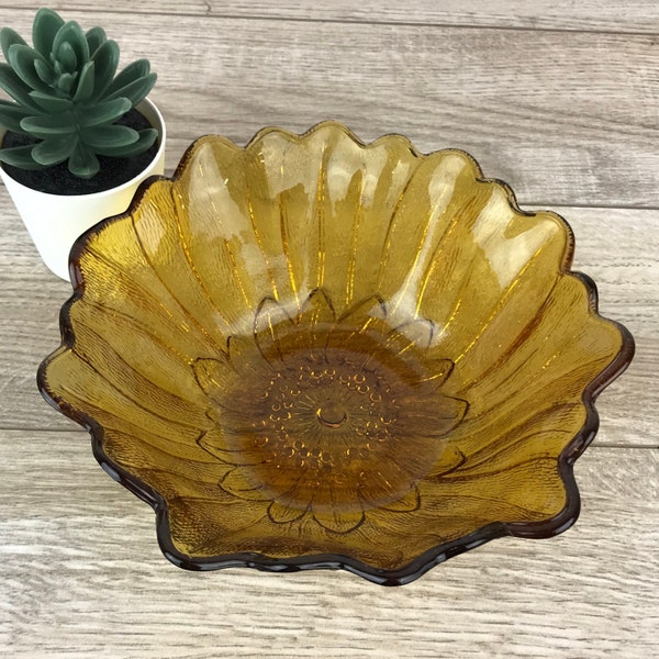 Vintage Indiana Glass Amber Sunflower Bowl, Marigold Carnival Glass 7 inch Bowl, 1930's Lily Pons Flower Candy Dish in Golden Yellow, MCM