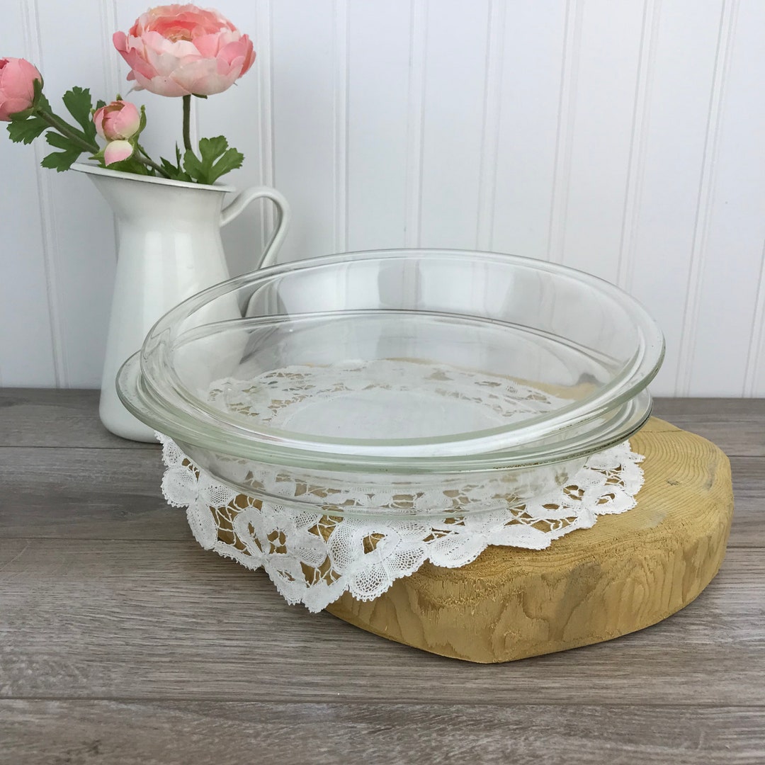 Set of 2 Vintage Pyrex Glass Pie Plates, 9 Inch Pie Plates Made in USA