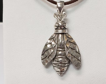 Bee pendant ,sterling silver handcrafted