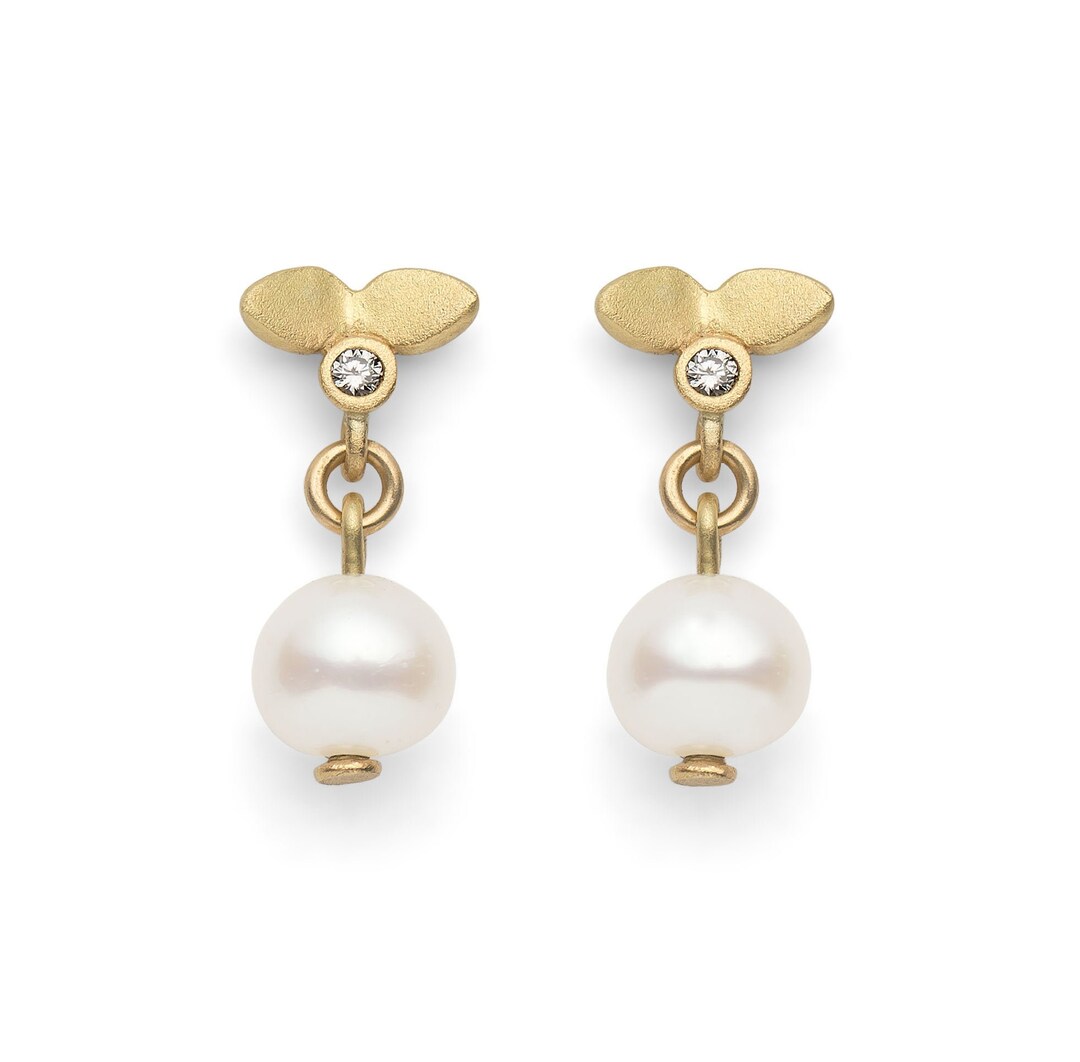 Lotus pearl earrings discount