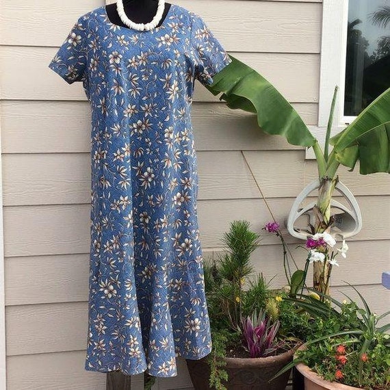 Vintage Hawaiian Muumuu