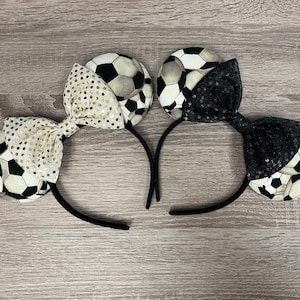 Orejas de Mickey inspiradas en el fútbol