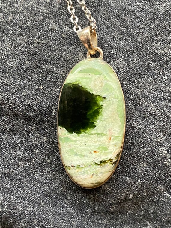 Vintage nephrite jade sterling silver necklace