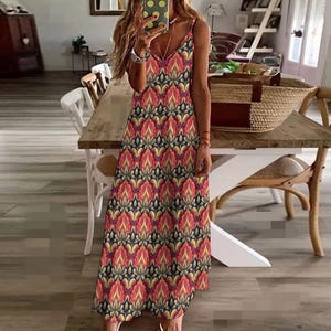 Boho Vintage Maxi Dress – Elegant Sleeveless V-Neck Summer Dress, Retro Floral Print Flowy Long Dress, Casual Beach Sundress for Women