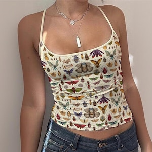 Trägertop mit Vintage-Insektenmuster im Dark-Academia-Stil und verstellbaren Spaghettiträgern