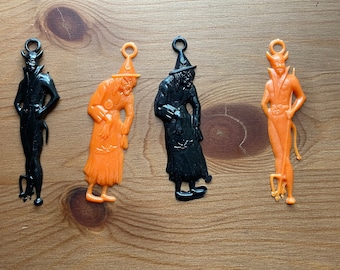 Set of 4 Vintage Plastic Gumball Charm Orange and Black, Witches, Devils, Charm 50's / 60's, Halloween, Collectible, Crafting, Charms