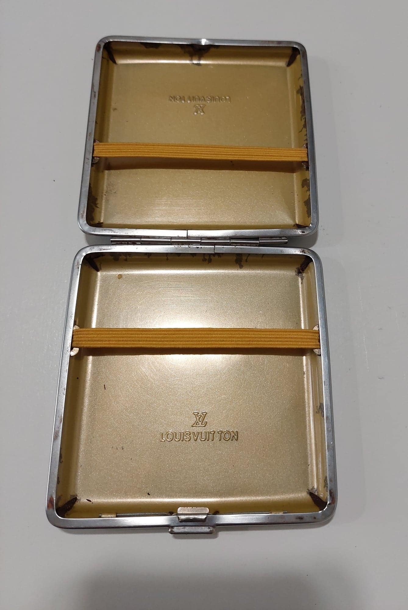 Louis Vuitton Cigarette Case – yourvintagelvoe