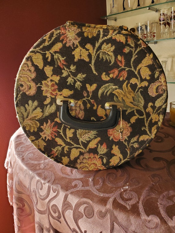 Vintage Cylinder Shape Floral Hat/Wig Box - image 5