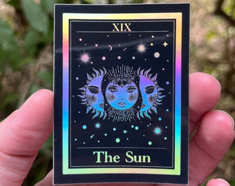 La pegatina holográfica de la carta del Tarot del Sol. Pegatinas impermeables. Pegatinas Trippy de alta calidad. Pegatina para portátil.