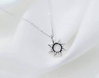 Sun Necklace. Sterling Silver Sunburst Necklace. Dainty Silver Necklaces. Sunshine Necklace. Silver Minimalist Necklace.