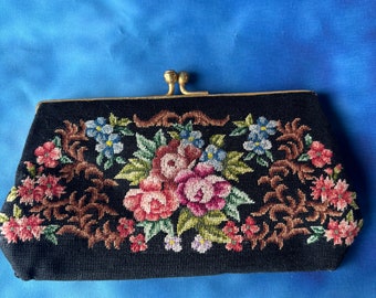 Vintage tapestry embroidered kiss lock change coin purse vintage retro