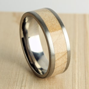 Mens&#39;s Wedding Band with Wood Inlay and Titanium Core, Men&#39;s Wedding Band, Titanium Wedding Band, Titanium Mens Band, Wood Wedding Ring