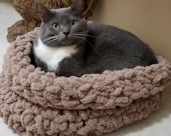 Chunky Chenille Pet Bed: Foldable Pillow Cuff, Easy Care