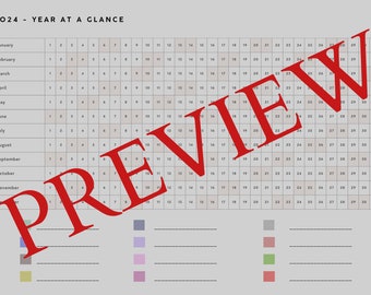 Op de afbeelding: Een printbare 2024-kalender in één oogopslag. De kalender is in een rasterformaat met elke maand aan de linkerkant en de dagen van de maand bovenaan. De kalender is in zwart-wit met een lichtgrijze achtergrond.