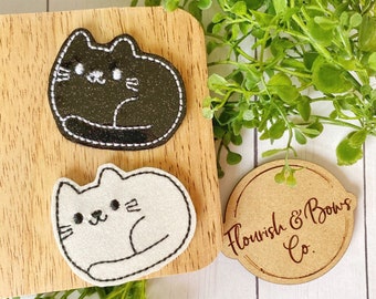 Black Cat Badge Reel, Badge Reel Nurse, Cute Badge Reel Vet Tech, Loaf Cat Vinyl Badge Reel, Gift for Cat Lover, Gift for Vet Tech