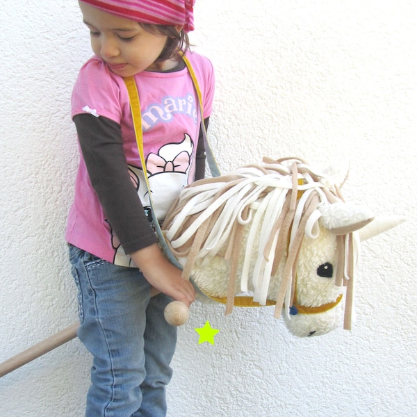 Wiaa the stick pony • eBook & pattern • hobby horse • unicorn • horse