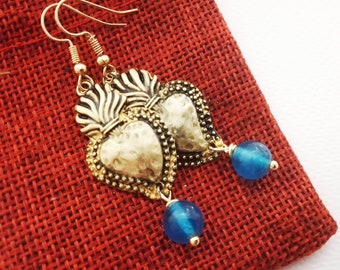 Orecchini Sacro Cuore oro con angelite blu Sacred Heart golden finish Earrings with blue natural stone  Heiliges Herz Heilige Ohrringe