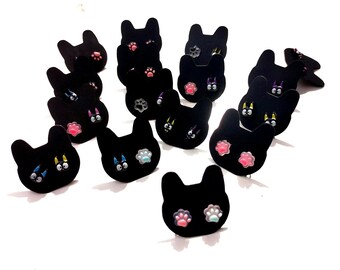 Orecchini kawaii a perno con gatto e zampina