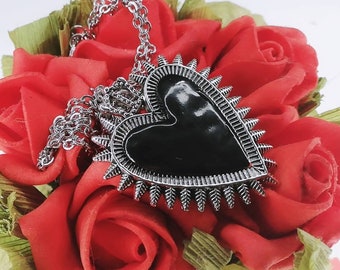 Collana in acciaio e Sacro Cuore da 4 cm tono argento invecchiato con dettaglio nero