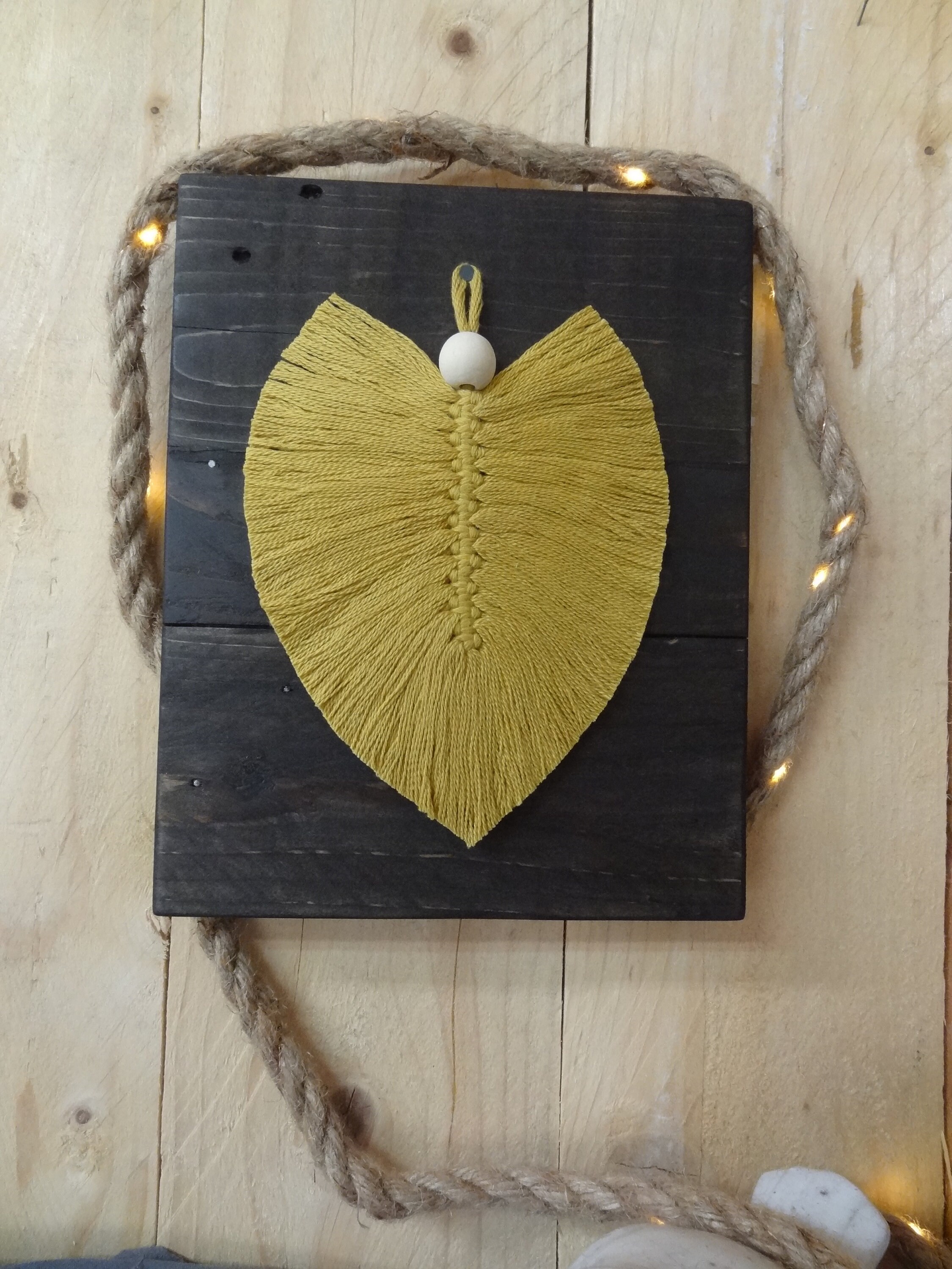 Feuille Macramé sur Bois