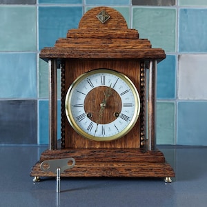 Clock Hermle Germany FHS table clock mantel clock wood key analog 1970 70&#39;s vintage antique