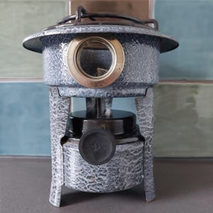 Kerosene stove, kerosene stove, gray, 1 burner, enamel, enamelware, enamel, cooking stove, 1960s vintage