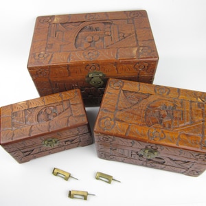 Chinese / Oriental set of wood carvings with key jewelry box jewelry box jewelry box vintage wood