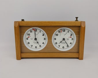 Chess clock vintage chess clock H. Koopman Dordrecht Netherlands wood analogue 1970 chess