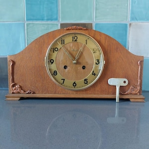 KIENZLE Germany pendulum clock mantel clock wood key 1950 50&#39;s vintage mid-century