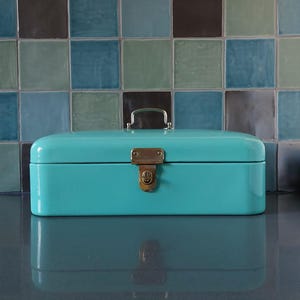 Bread box enamel / enamelware enamel bread box storage kitchen Dutch vintage aqua blue 1960 bread box
