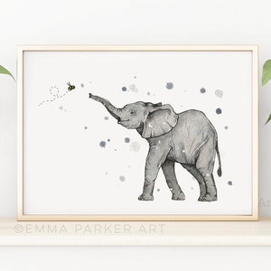 Elefant & Biene Fine Art Print | Niedlicher Elefantendruck | Kinderzimmer Kunst Elefanten | Baby Elefant Kunstdruck | Kinderzimmer Wand