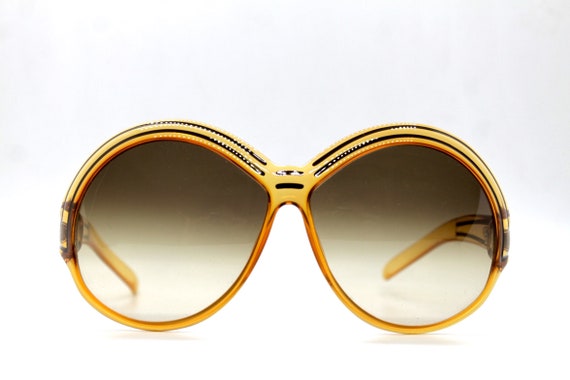 CHRISTIAN DIOR