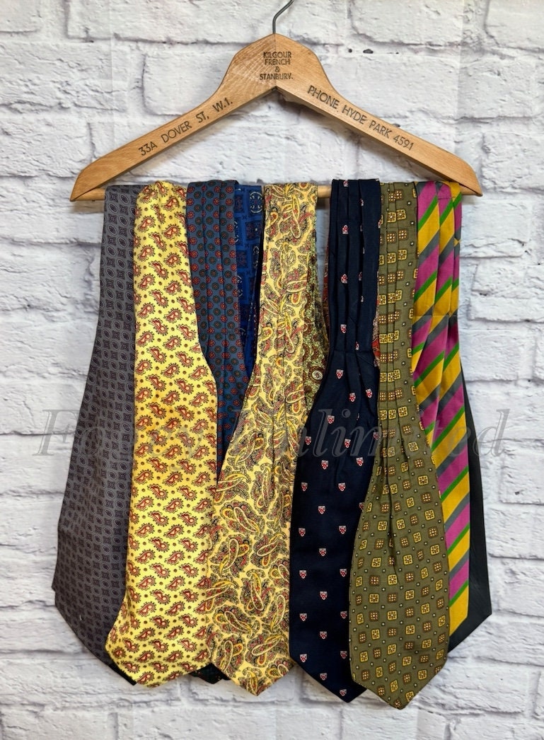 Vintage Gentleman's Cravat/Scarf/Ascot Many Colours available Smooth