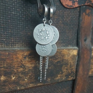 Textured oxidized silver earrings - wheels with chains