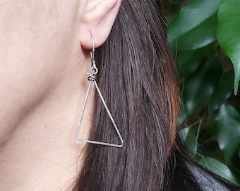 Geometrische asymmetrische Dreieck Ohrringe - oxidiertes Sterling Silber