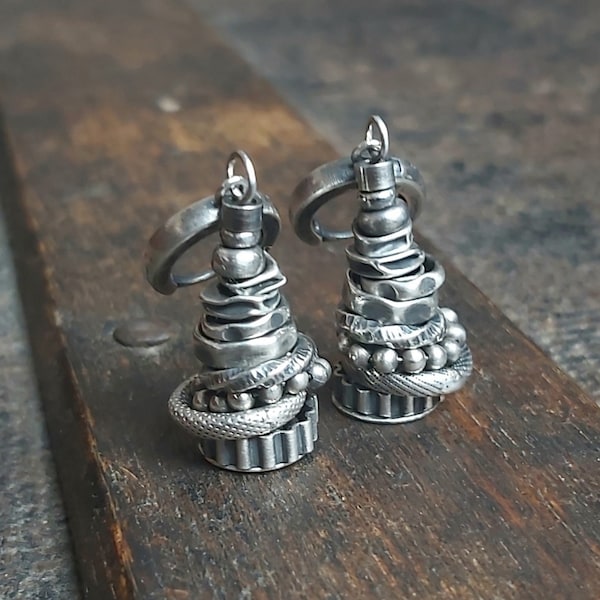 Short oxidized sterling silver earrings with elements