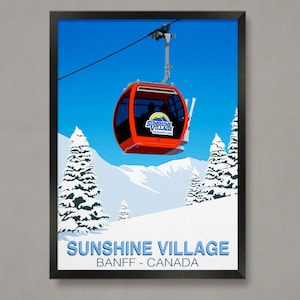 Pode incluir: Uma gôndola vermelha com o texto "Sunshine Village" e "skibanff.com" no lado, contra um céu azul com picos de montanhas nevadas ao fundo. A gôndola está suspensa por um cabo e está subindo uma montanha.