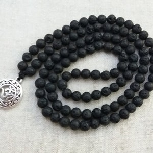Collar de mala de lava con cuentas negras Collar de cuentas de oración Colgante de collar negro