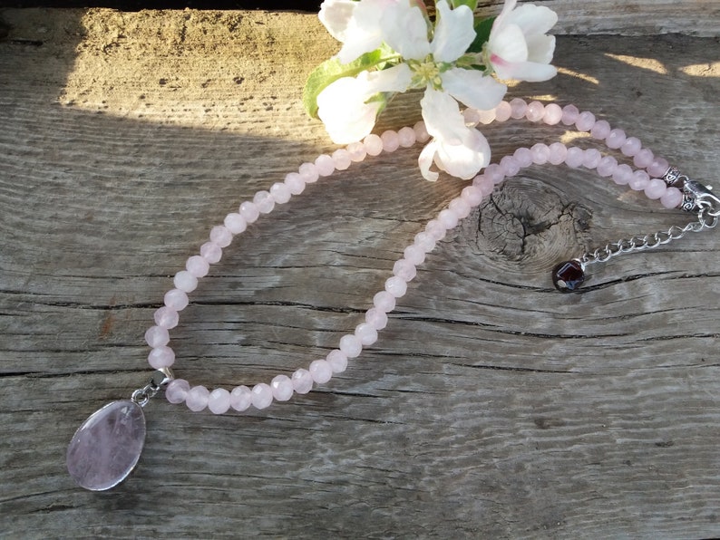Women Pink Choker Necklace Rose Quartz pendant Healing Love 4th Heart chakra Balance Calming Gemstone Girl Yoga Beaded jewelry gift Faceted