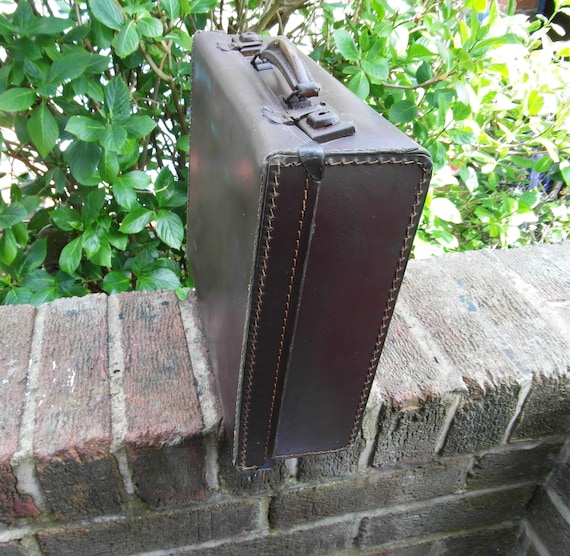 A Small Antique Faux Leather British Suitcase UK … - image 3