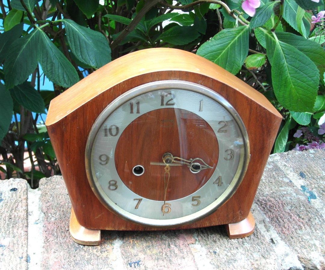 Lovely SMITHS Late 50s Early 60s Floating Balance Day Clock