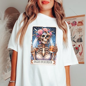 Die Braut Tarot Karte Shirt, Braut Shirt, Witchy Vibe Shirt, Vintage Geschenk für die Braut, Retro Braut Shirt, himmlisches Shirt, Geschenk für sie