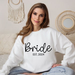 Bride Sweatshirt, Bride Shirt, Wedding Announcement, Bridal Shower Gift, Minimalist Bride, Minimalist Sweatshirt, Engagement Shirt