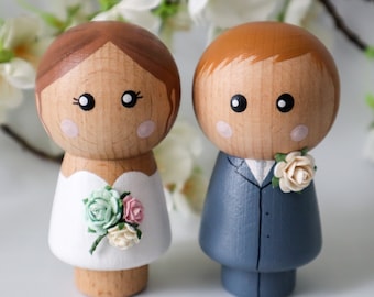 Chunky Wedding Peg Dolls. Bride and Groom. Mr and Mrs. Hand painted 8cm