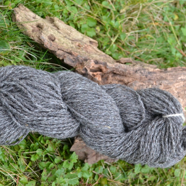 100g de laine à tricoter gris foncé naturel 100% pure laine de mouton naturelle de la laine brute mouton de campagne de Poméranie