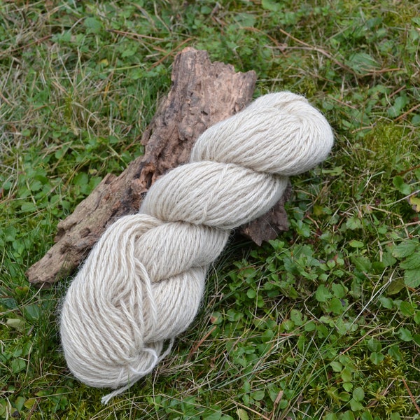 100g Strickwolle naturweiß 100% reine Schafwolle naturbelassen vom Weißen Bergschaf