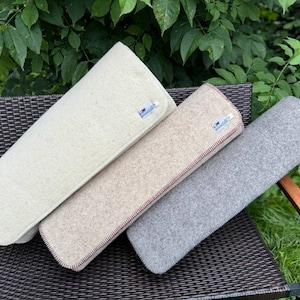 Tapis de yoga (70cmx200cm) fabriqué à partir de laine de mouton feutrée 100% locale avec un bord passepoilé et un sac cousu main pour le rangement et le transport