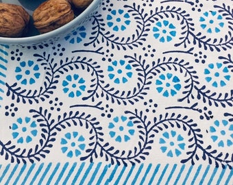 Tisch- oder Tischset aus baumwolle blau bedruckt in block print Tischwäsche Boho Chic