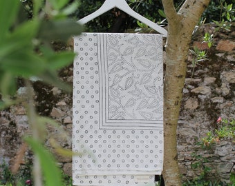 Paréo Scarf Sarong black cream 110 x 180 cm hand printed with wooden stamp block print - boho chic