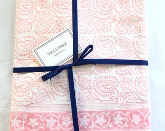 ARIELLE pink tablecloth. Refined Boho Chic style table linen in thick cotton, hand-printed using a woodblock print.